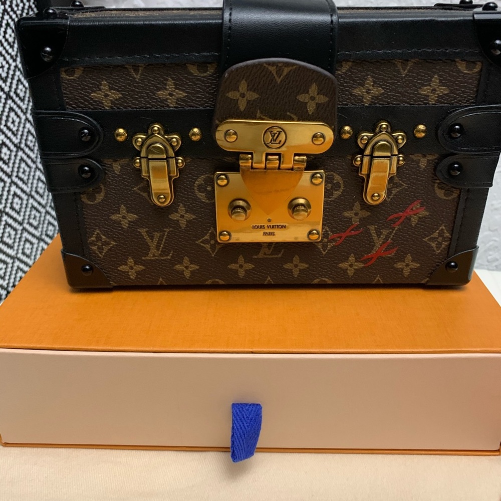 LV Trunk Malle Petite